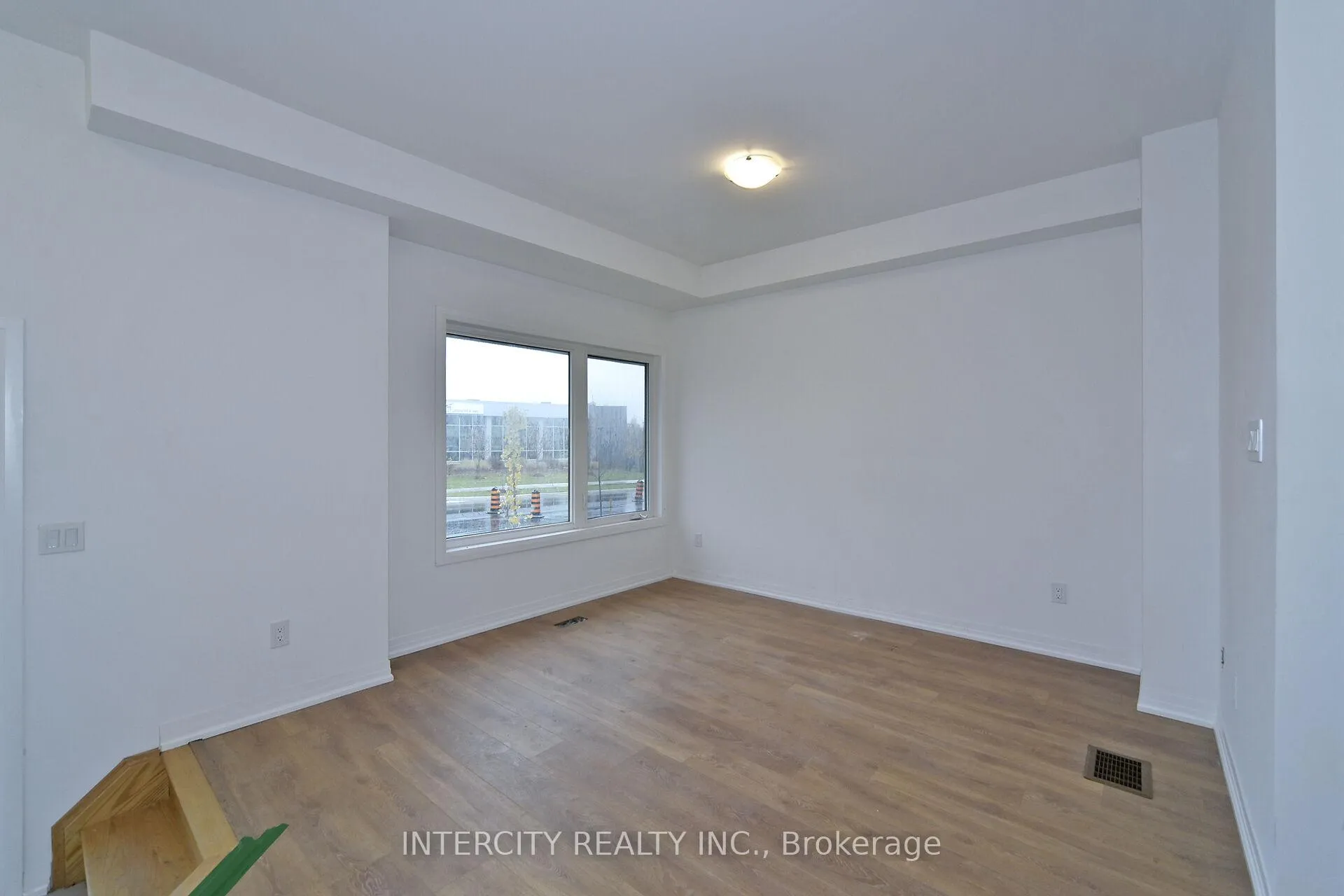 Photo 5 of 147 Markland Street, Markham, Cachet — HOMEH