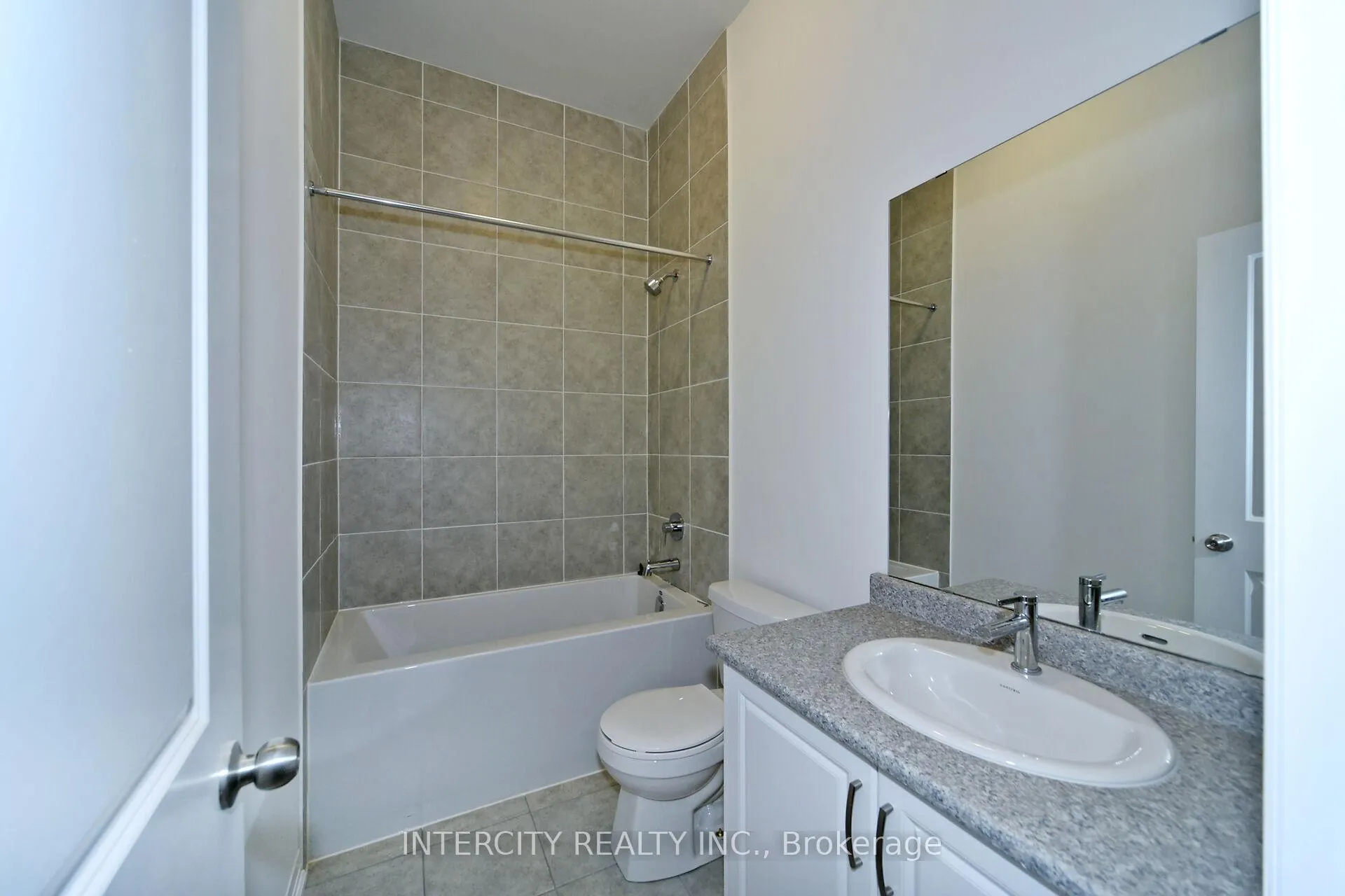 Photo 32 of 147 Markland Street, Markham, Cachet — HOMEH