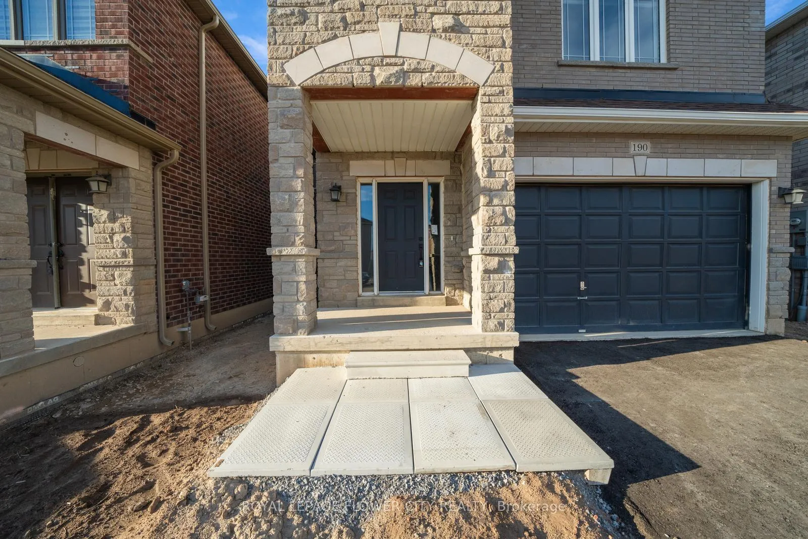 Photo 2 of 190 Palace Street, Thorold, Thorold Downtown — HOMEH