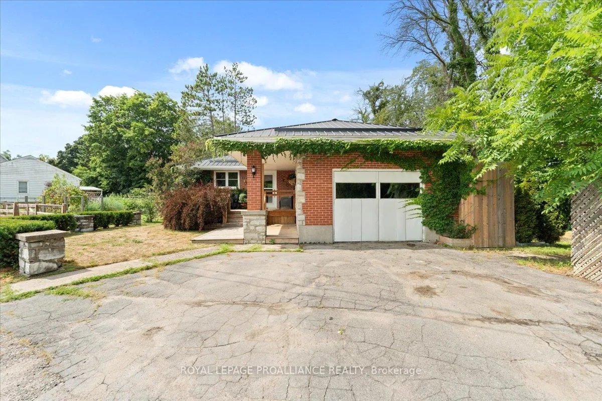 Photo 2 of 122 Spring Street E, Tweed, Tweed (Village) — HOMEH