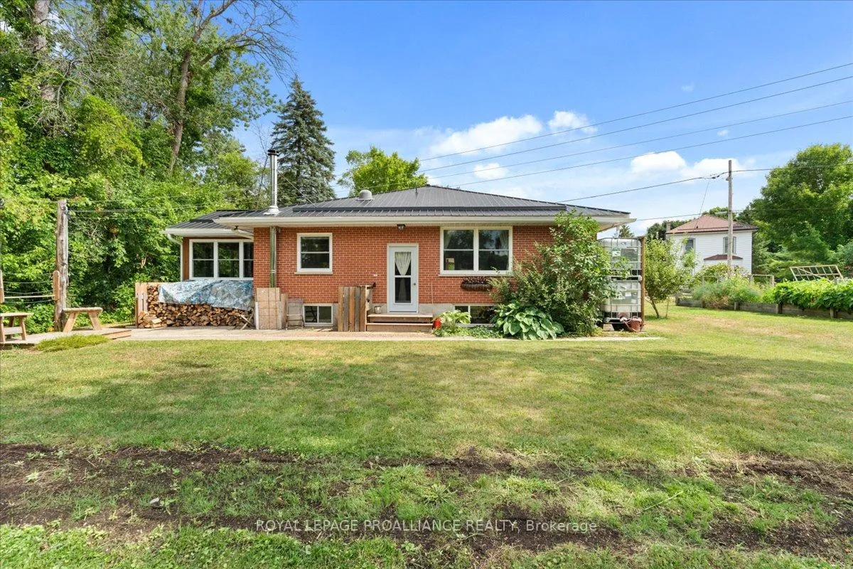 Photo 3 of 122 Spring Street E, Tweed, Tweed (Village) — HOMEH