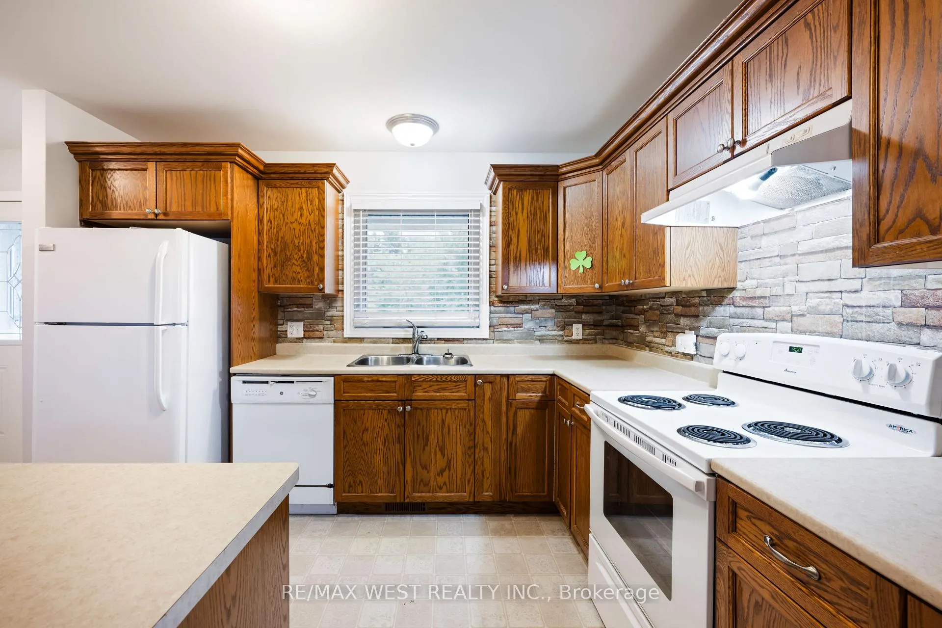 Photo 3 of 140 Joseph Street, Shelburne — HOMEH