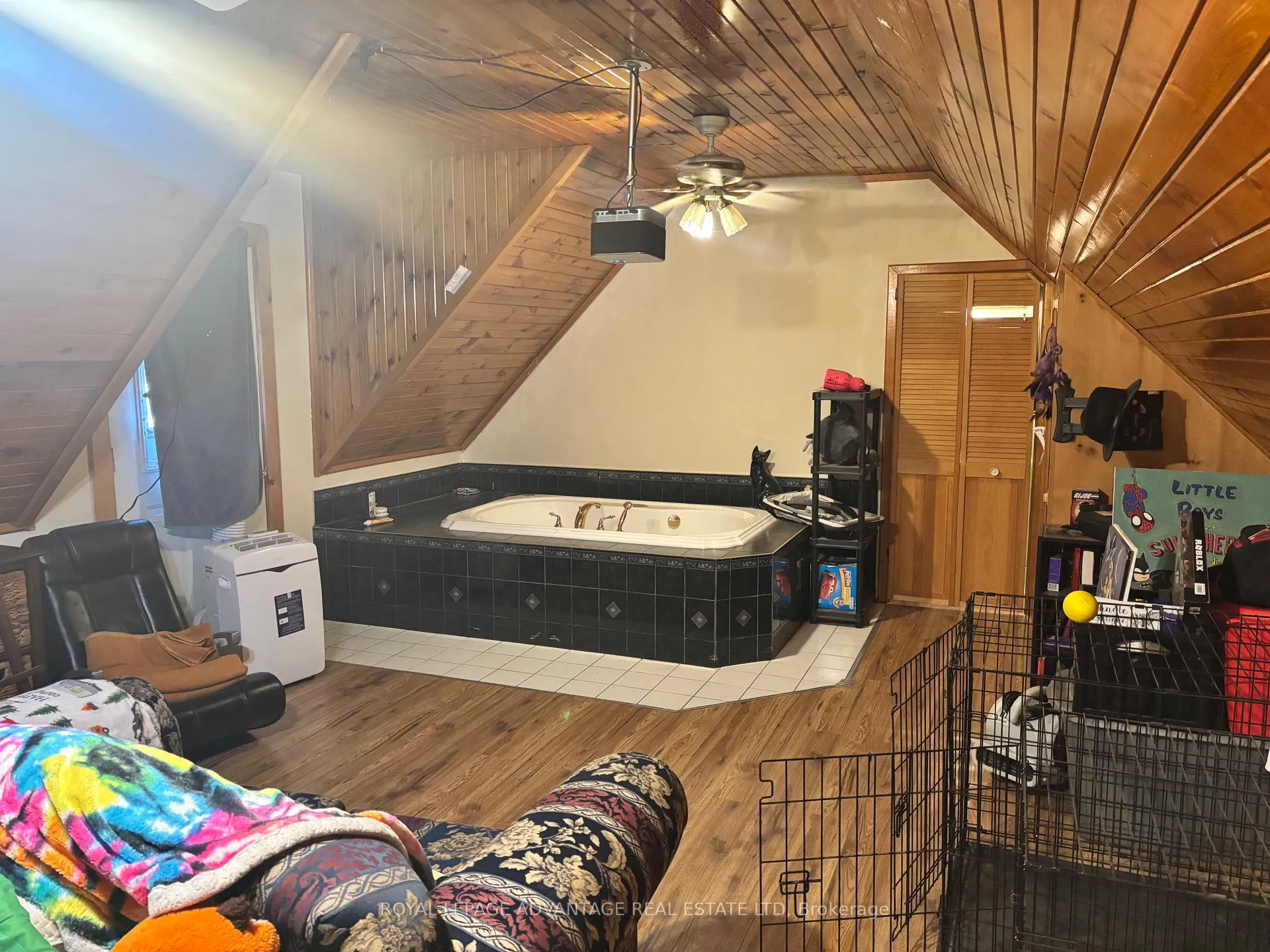 Photo 20 of 73 Alice Street, Smiths Falls — HOMEH