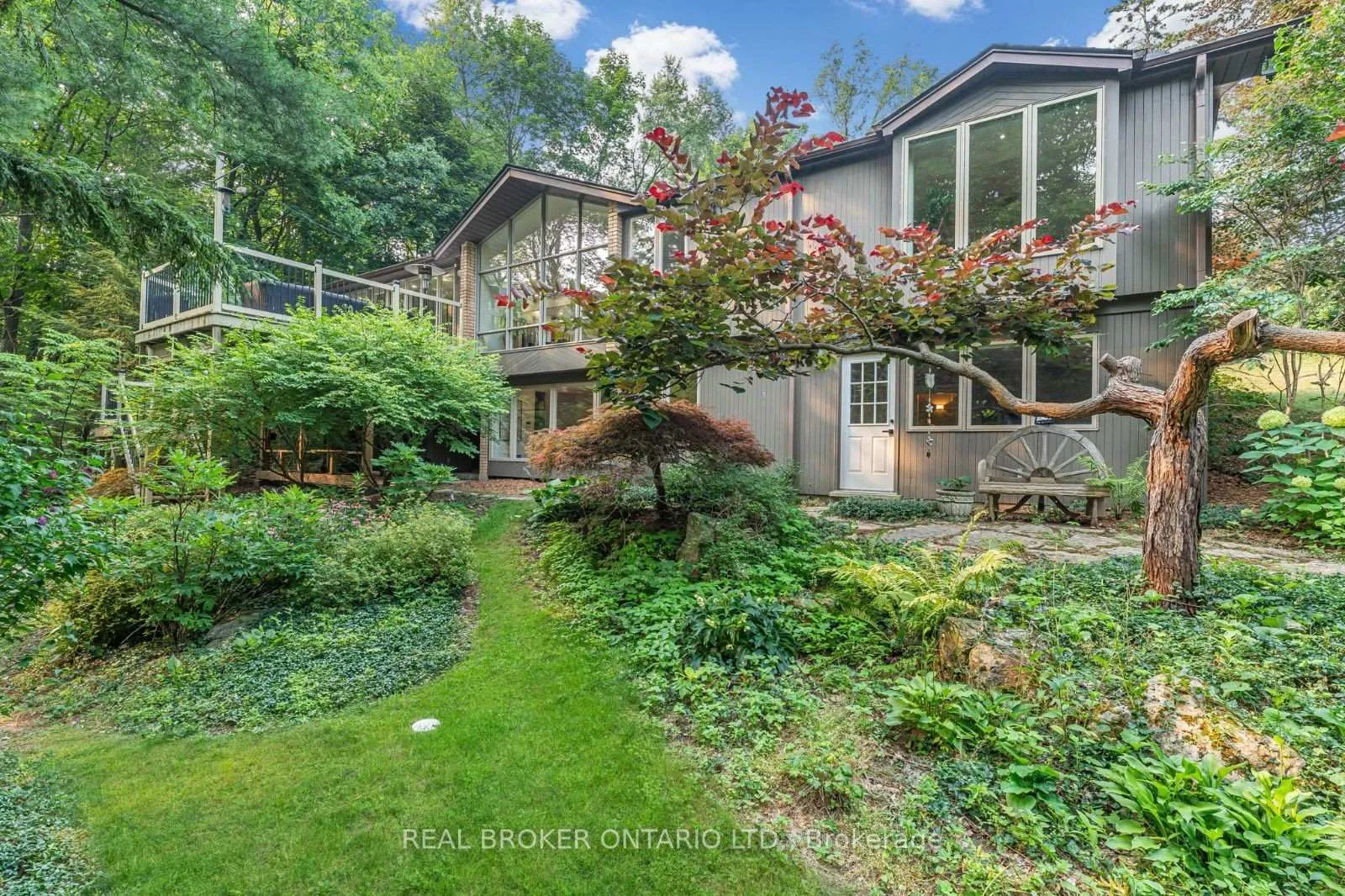 Photo 1 of 937 Montgomery Drive, Hamilton, Ancaster — HOMEH