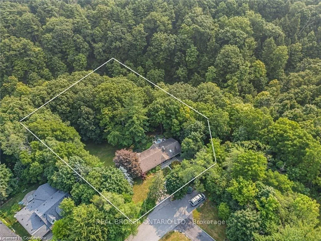 Photo 2 of 937 Montgomery Drive, Hamilton, Ancaster — HOMEH