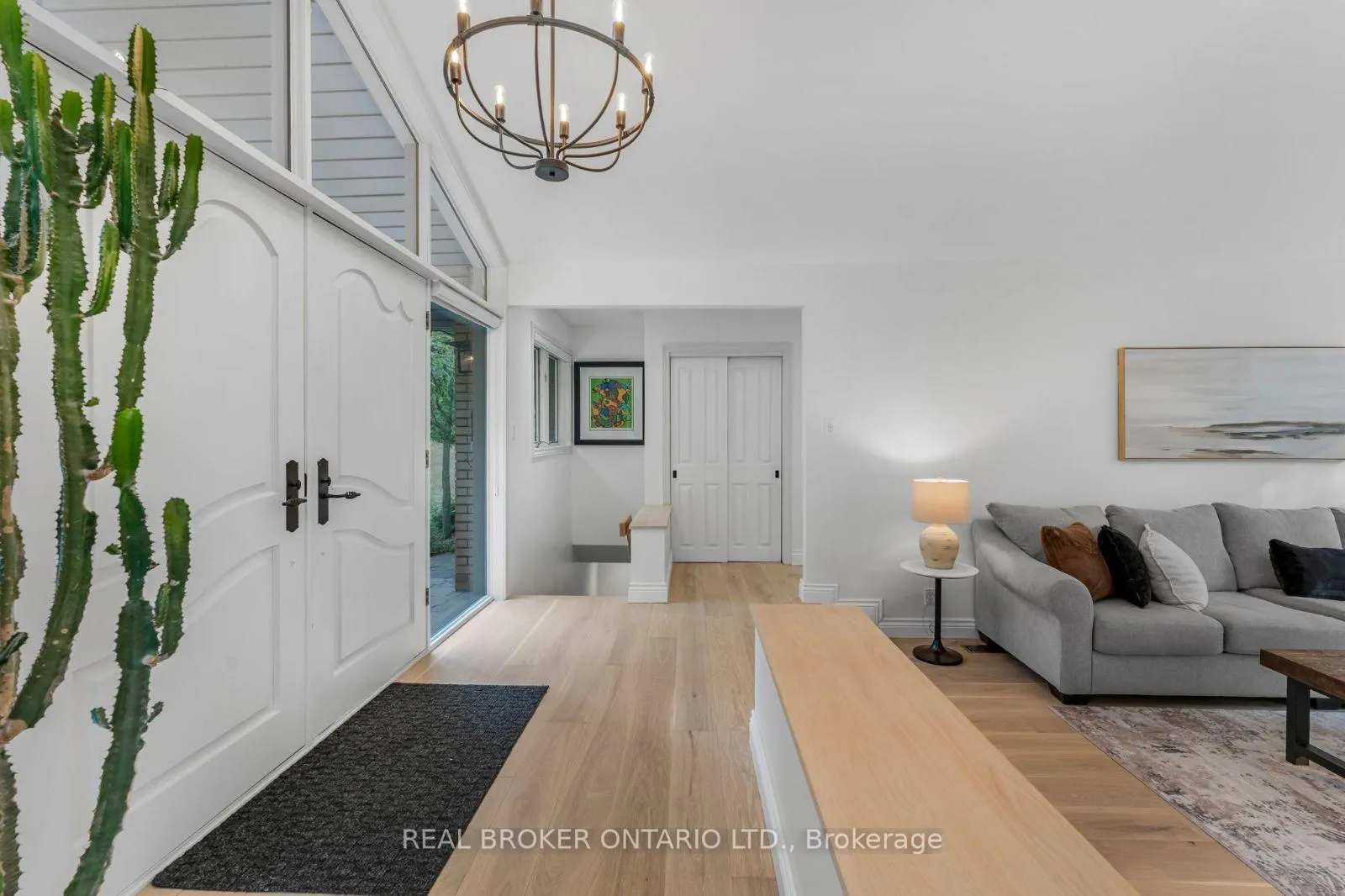 Photo 9 of 937 Montgomery Drive, Hamilton, Ancaster — HOMEH