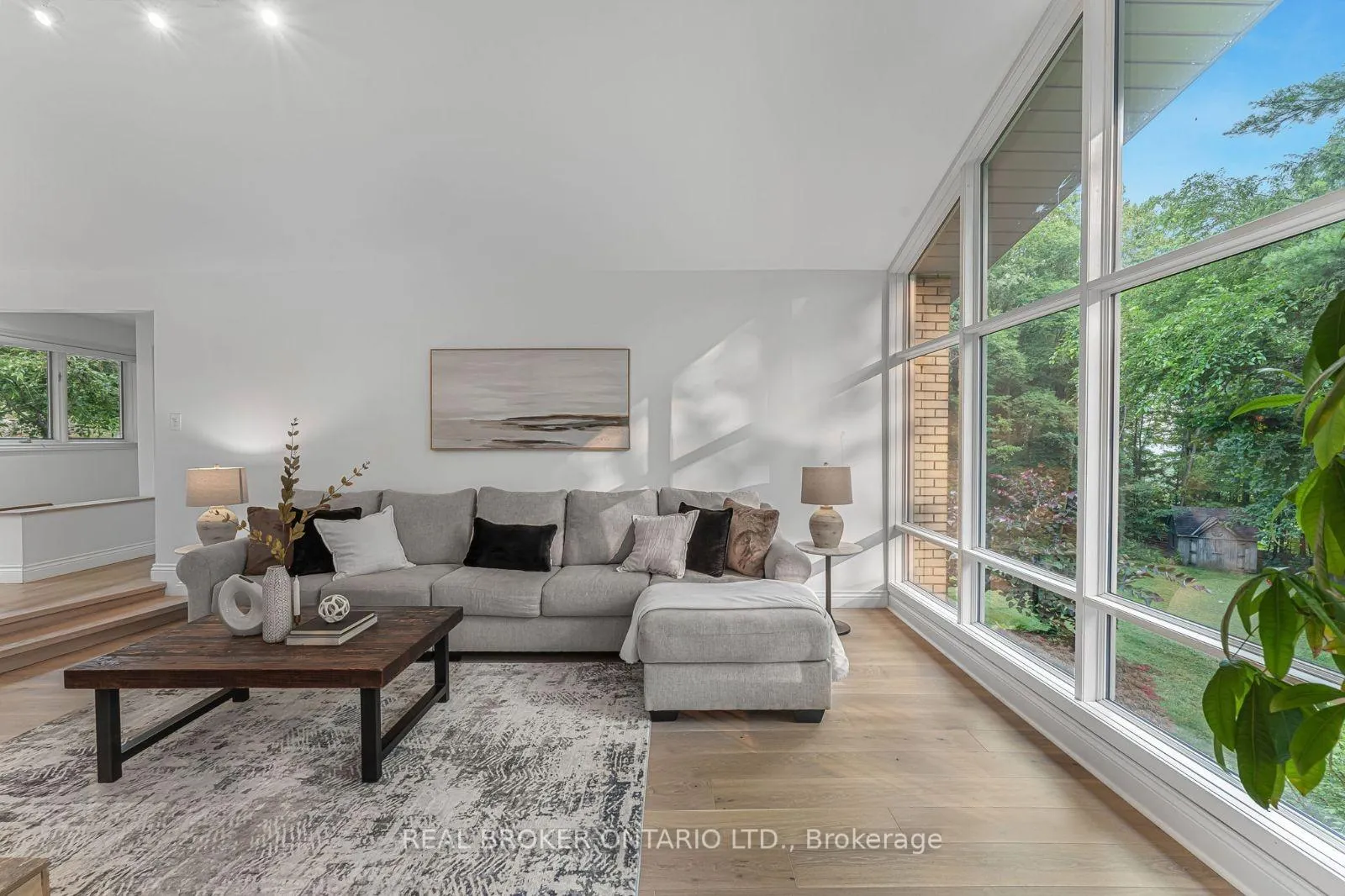 Photo 12 of 937 Montgomery Drive, Hamilton, Ancaster — HOMEH