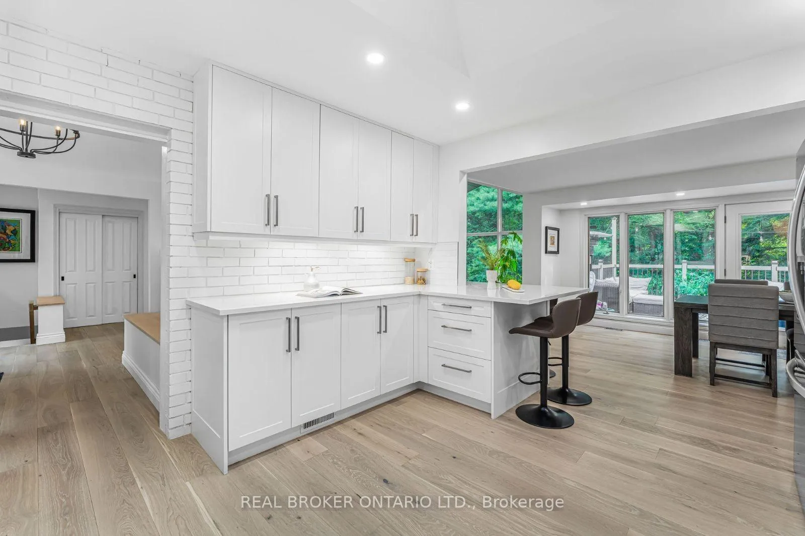 Photo 16 of 937 Montgomery Drive, Hamilton, Ancaster — HOMEH
