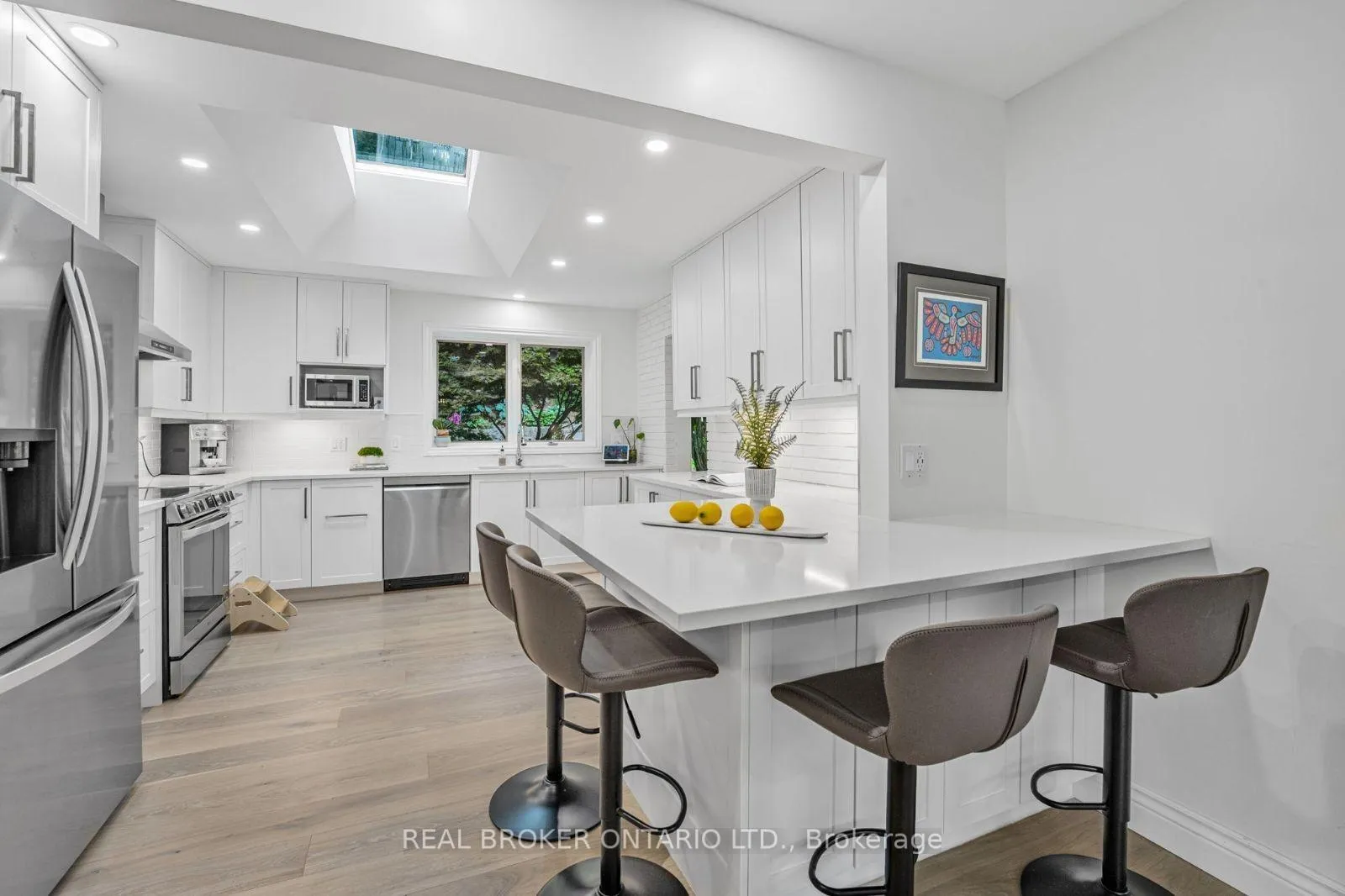 Photo 19 of 937 Montgomery Drive, Hamilton, Ancaster — HOMEH