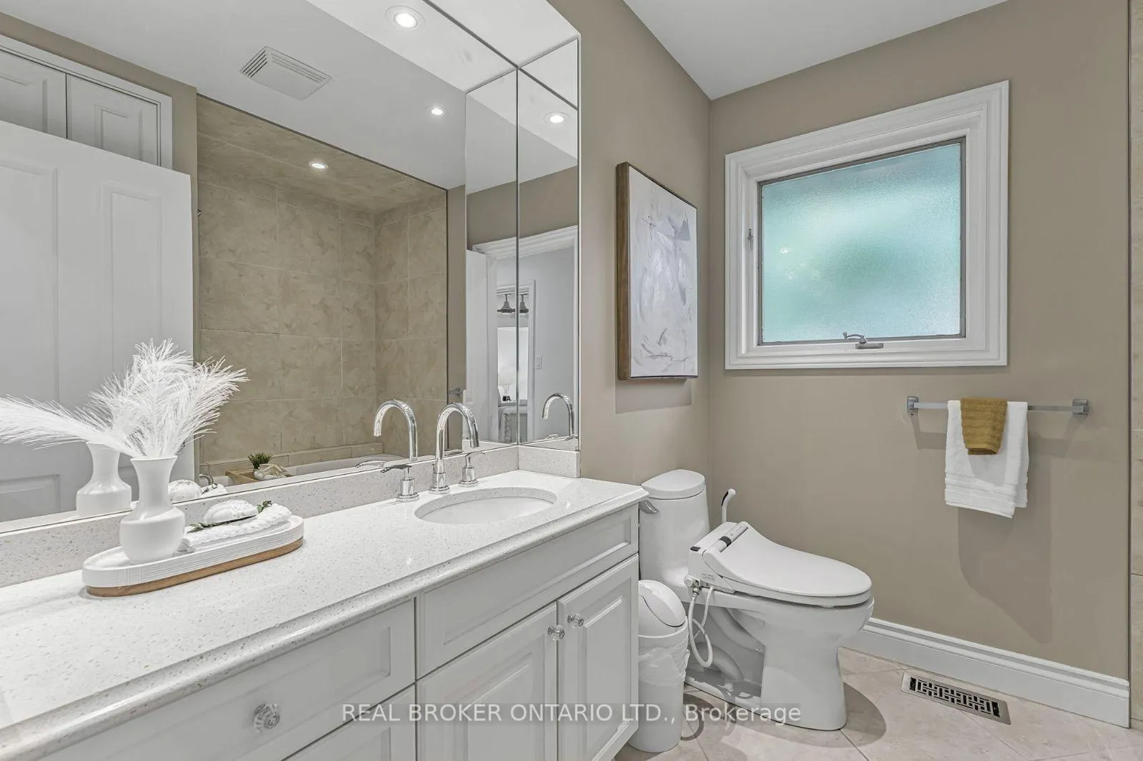 Photo 25 of 937 Montgomery Drive, Hamilton, Ancaster — HOMEH