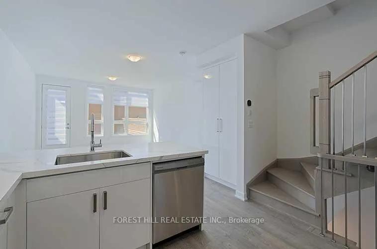 Photo 13 of 4 Deep Roots Terrace, Toronto, Englemount-Lawrence — HOMEH
