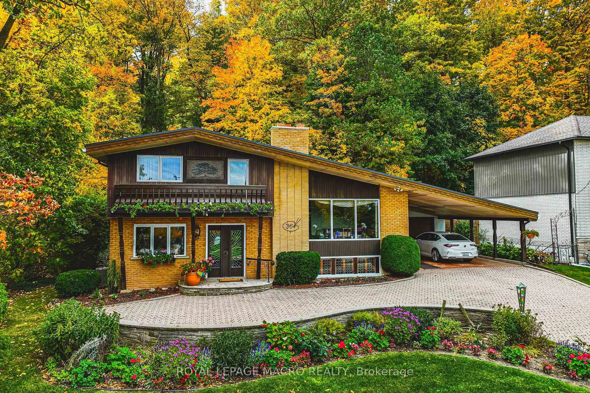Photo 1 of 36 Maple Drive, Hamilton, Stoney Creek — HOMEH