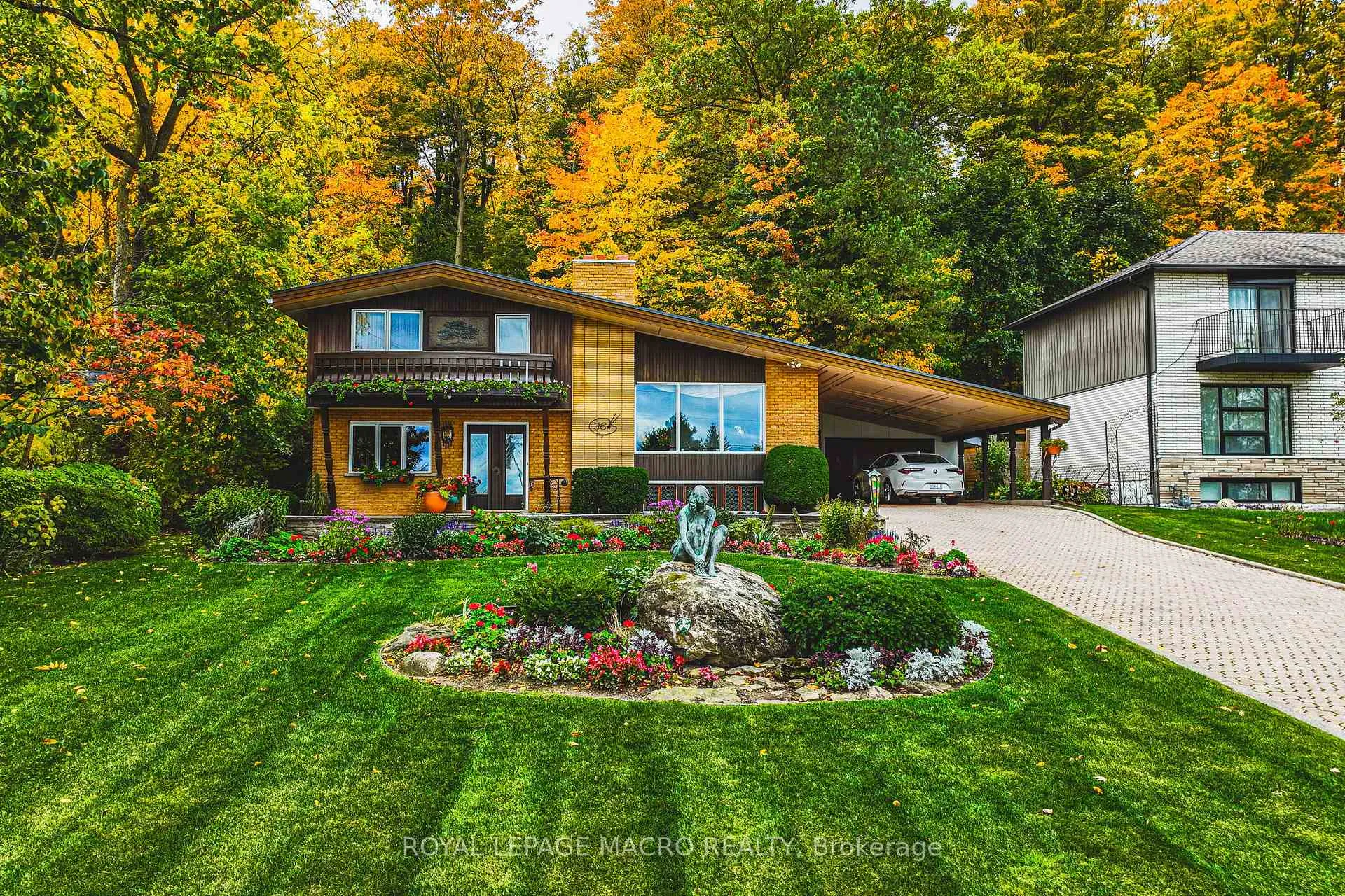 Photo 2 of 36 Maple Drive, Hamilton, Stoney Creek — HOMEH