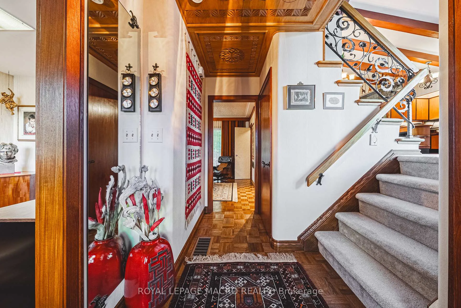Photo 3 of 36 Maple Drive, Hamilton, Stoney Creek — HOMEH