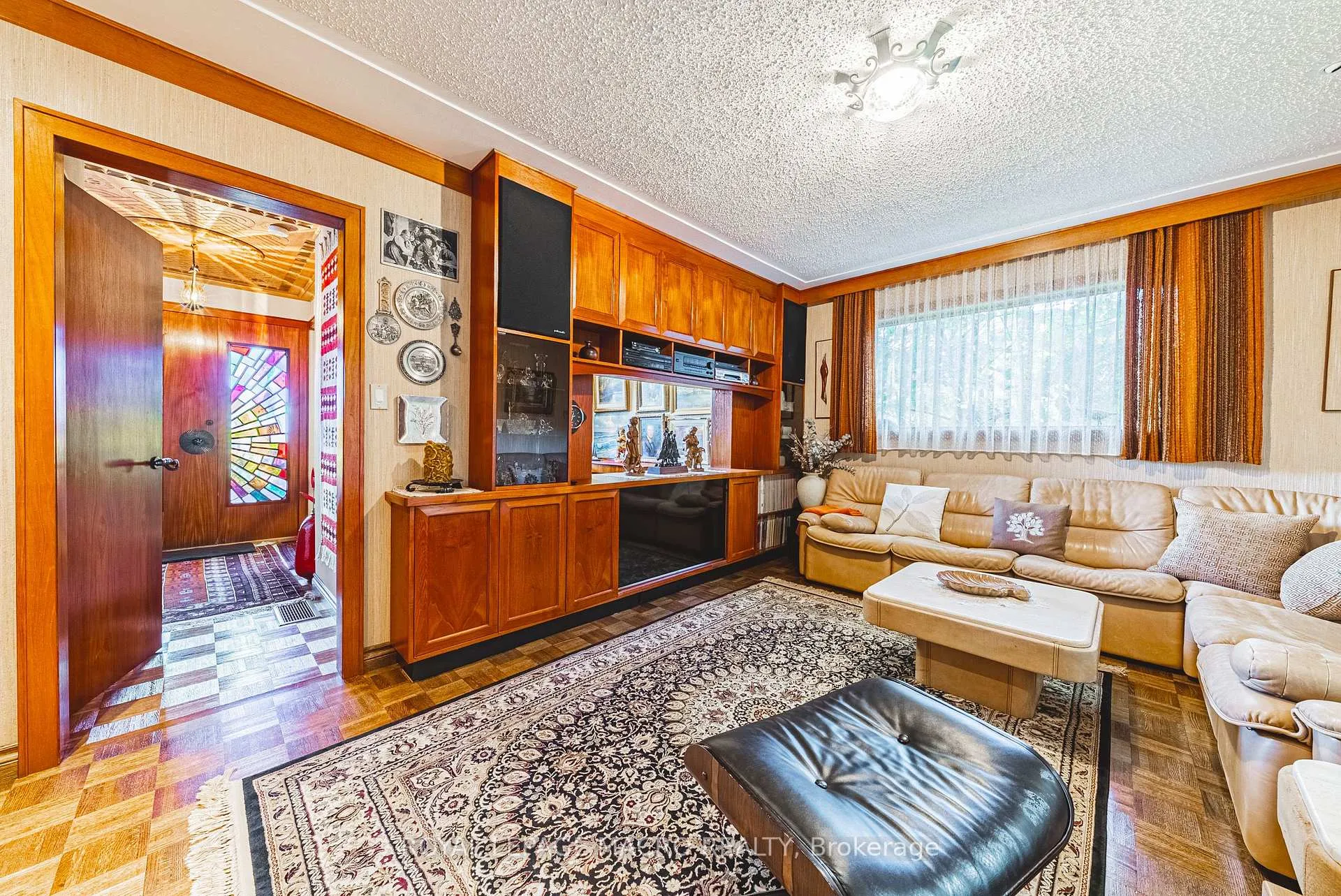 Photo 5 of 36 Maple Drive, Hamilton, Stoney Creek — HOMEH