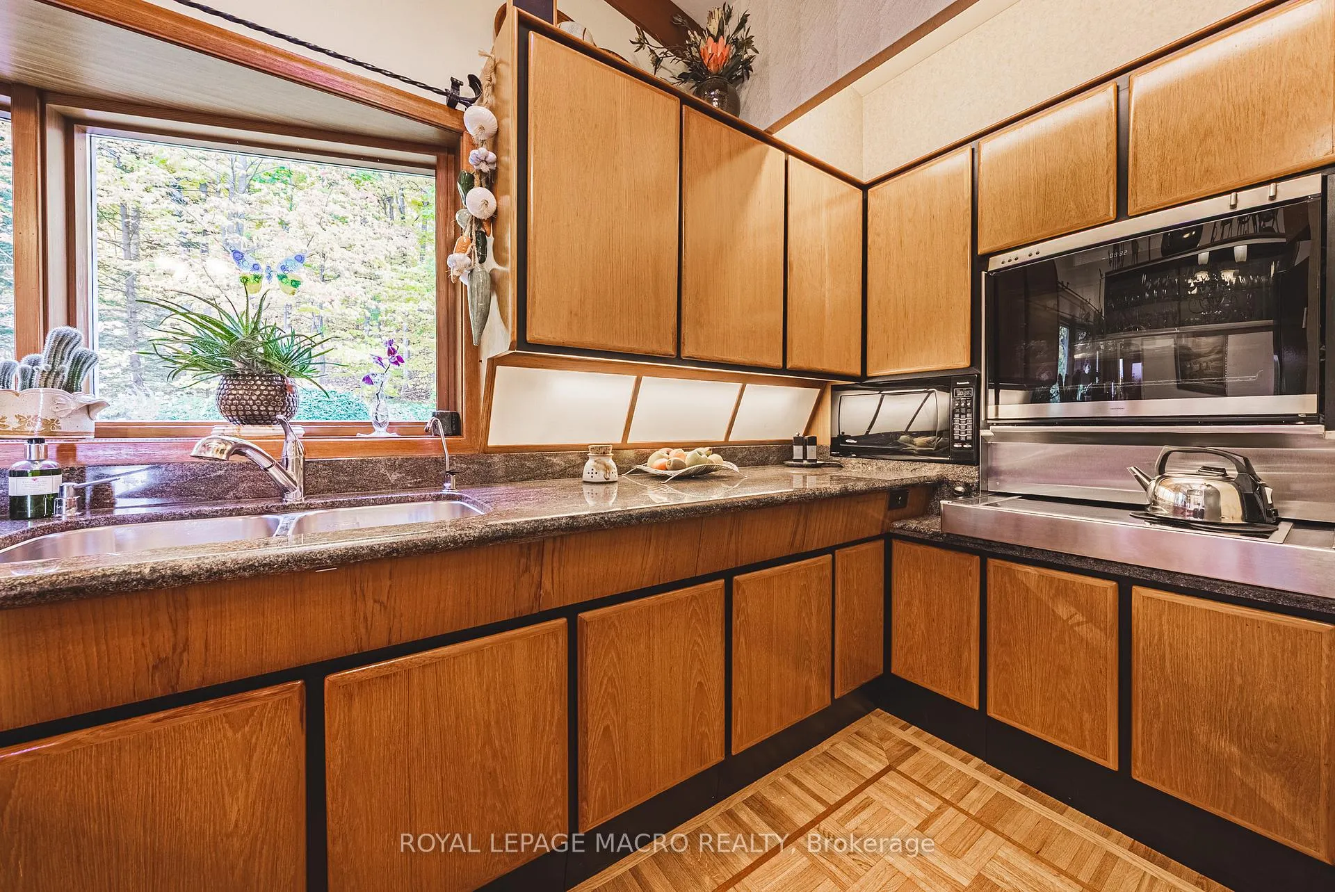 Photo 13 of 36 Maple Drive, Hamilton, Stoney Creek — HOMEH