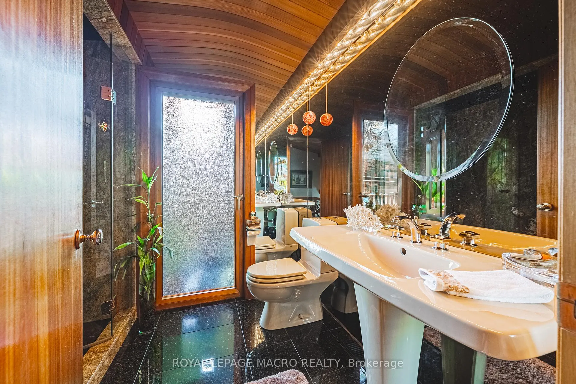 Photo 16 of 36 Maple Drive, Hamilton, Stoney Creek — HOMEH
