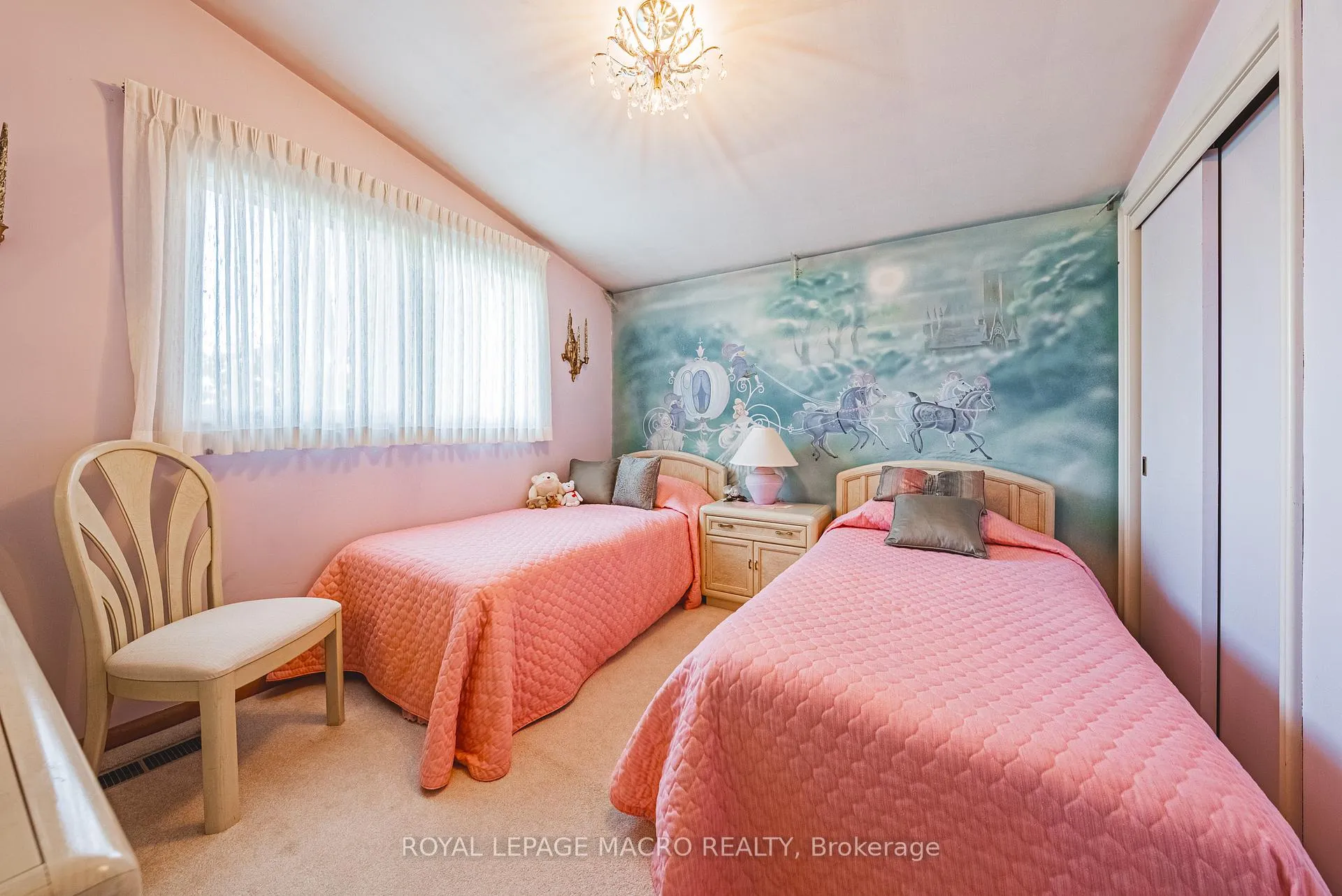 Photo 17 of 36 Maple Drive, Hamilton, Stoney Creek — HOMEH