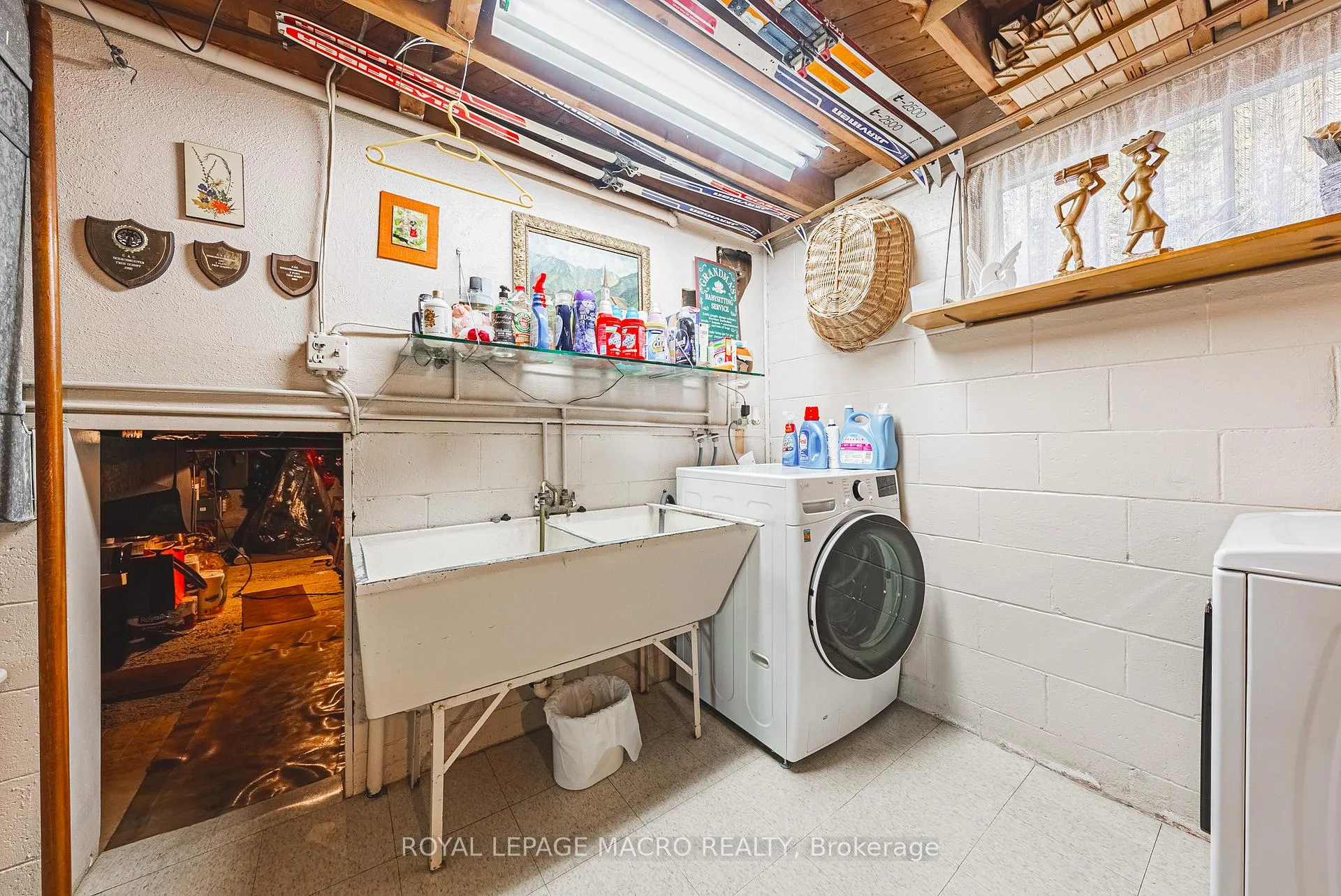 Photo 23 of 36 Maple Drive, Hamilton, Stoney Creek — HOMEH