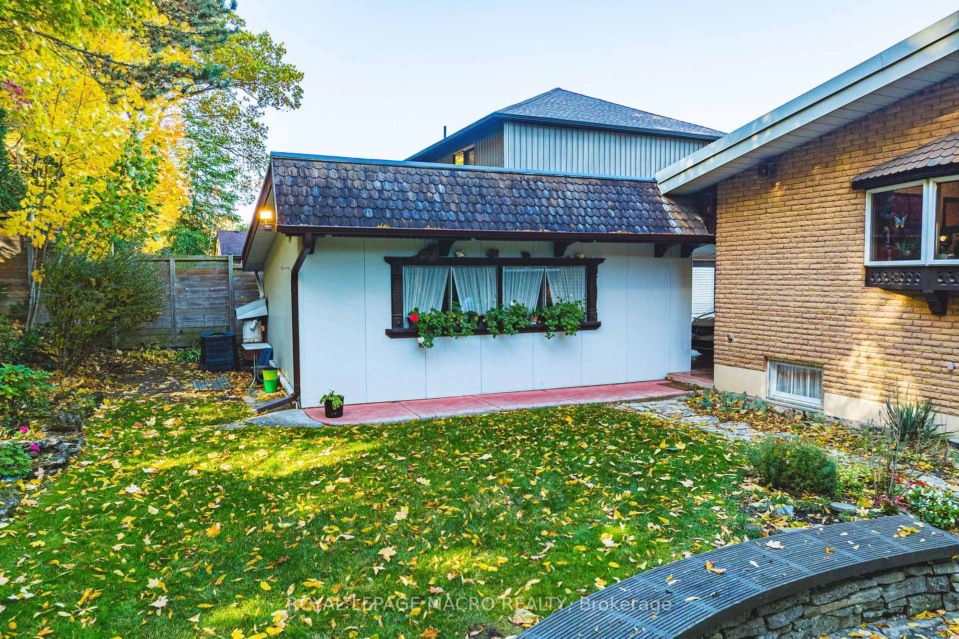 Photo 25 of 36 Maple Drive, Hamilton, Stoney Creek — HOMEH