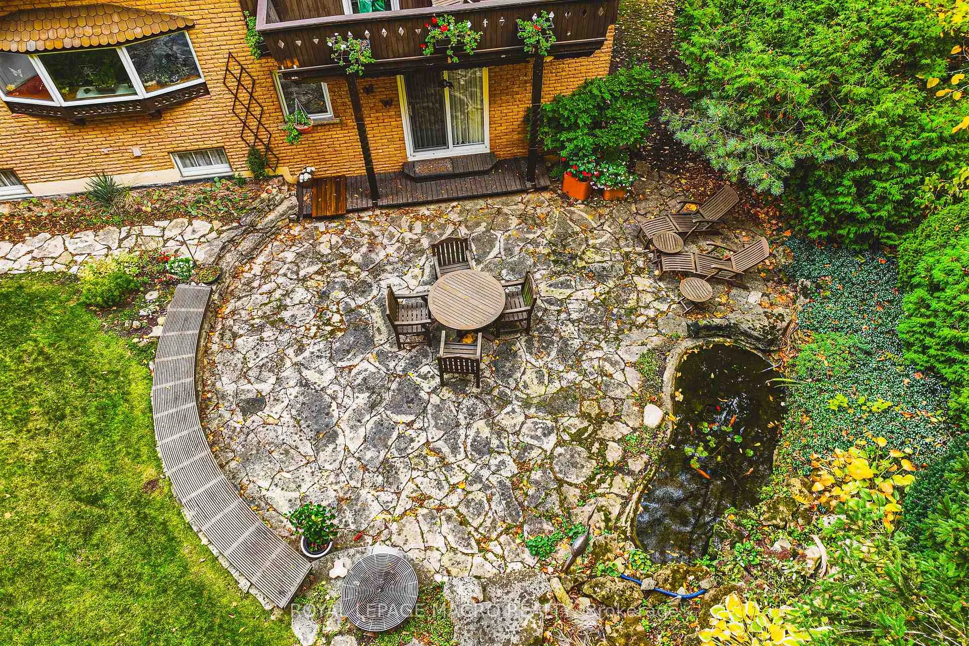 Photo 29 of 36 Maple Drive, Hamilton, Stoney Creek — HOMEH
