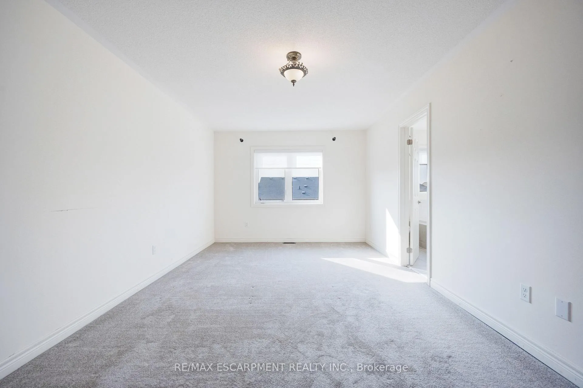Photo 26 of 489 Downes Jackson Heights, Milton, Harrison — HOMEH