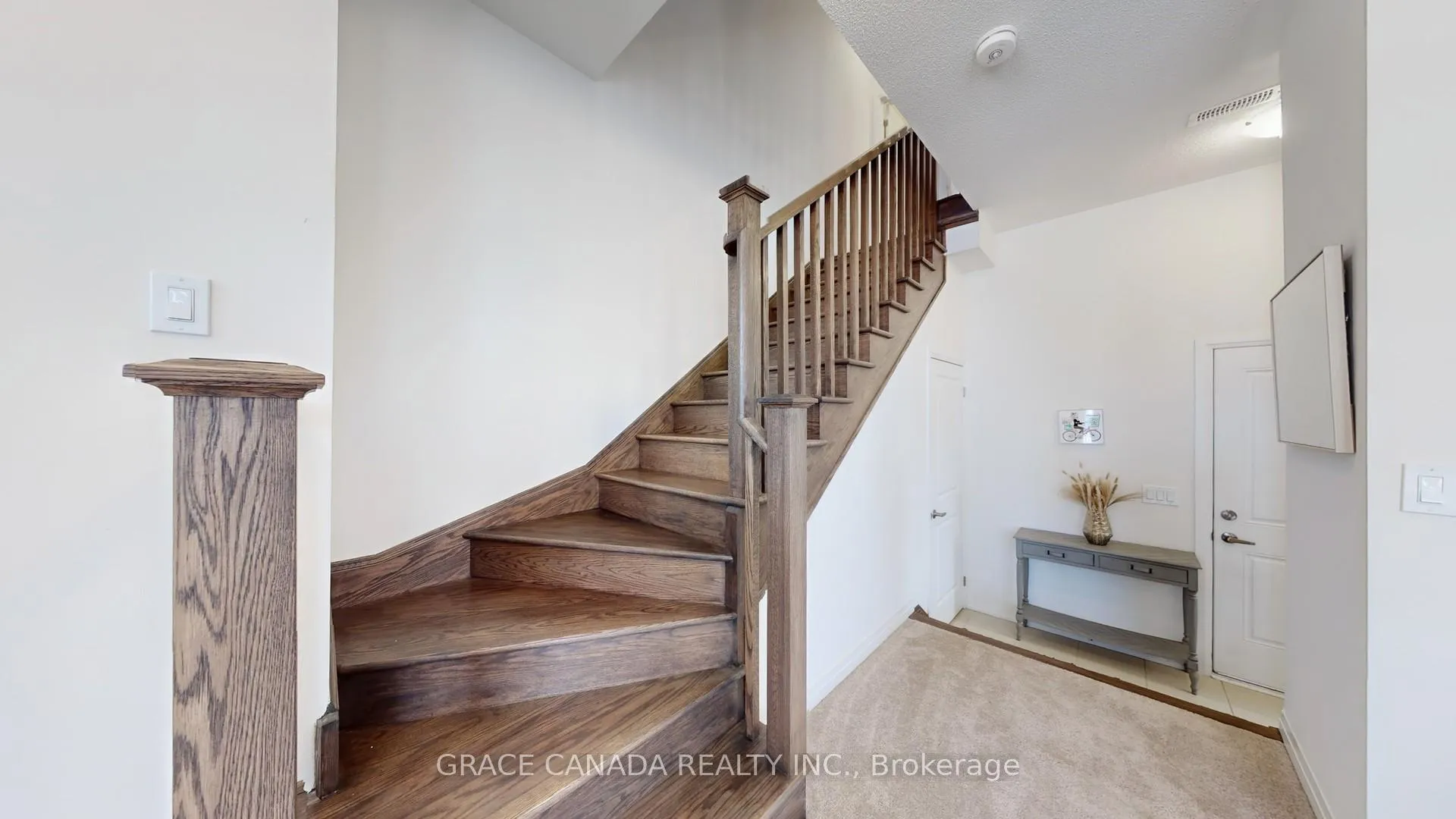 Photo 11 of 469 Provident Way, Hamilton, Mount Hope — HOMEH