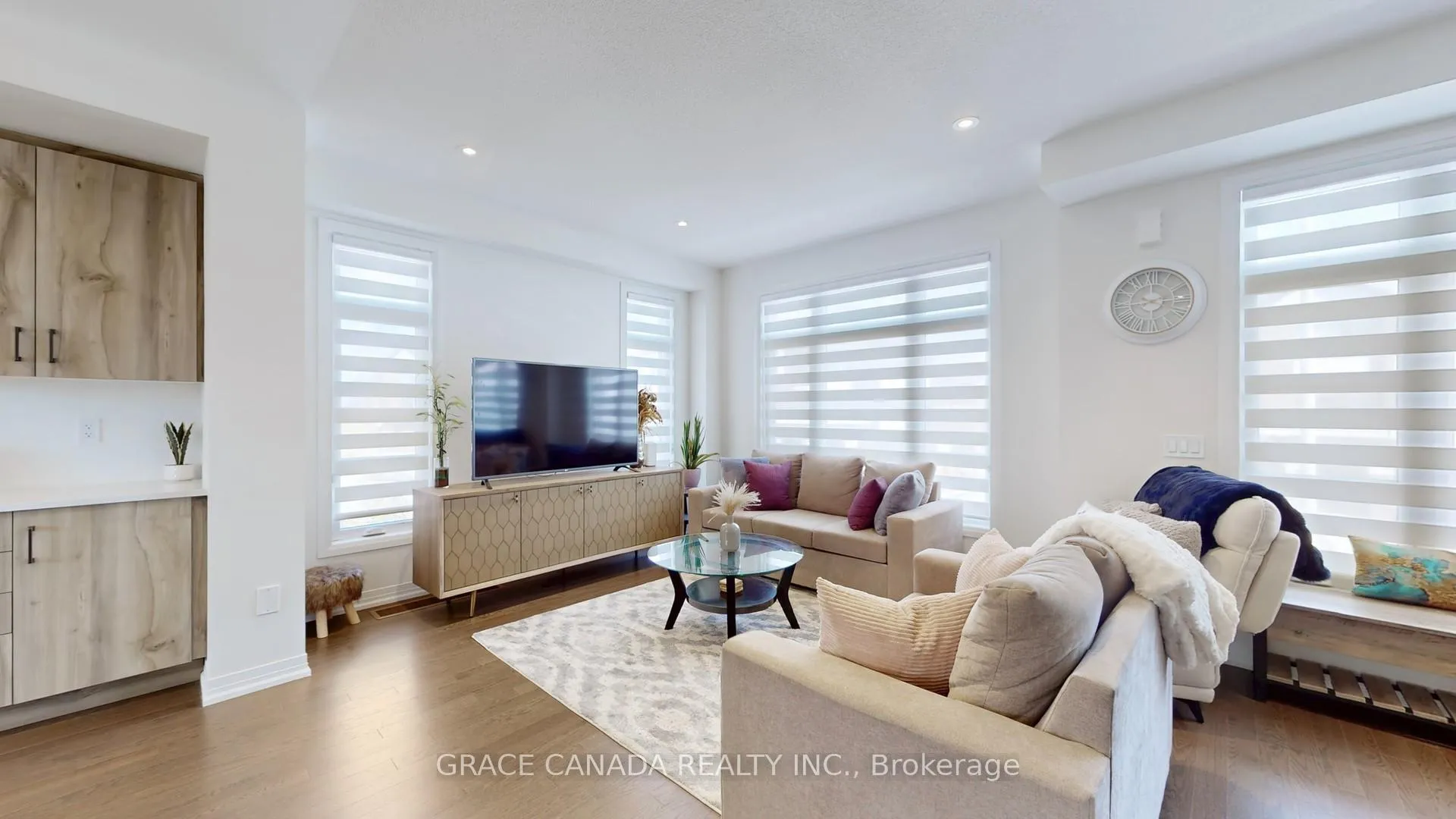 Photo 12 of 469 Provident Way, Hamilton, Mount Hope — HOMEH