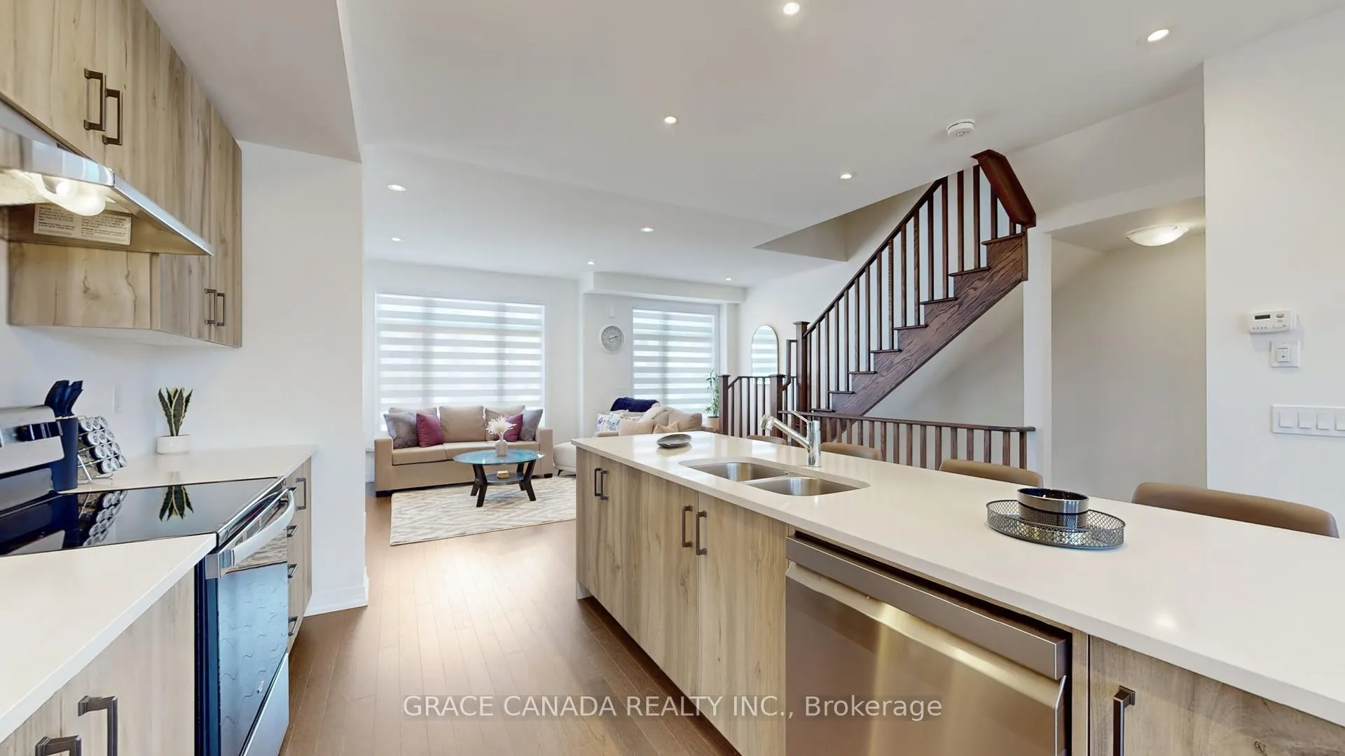 Photo 19 of 469 Provident Way, Hamilton, Mount Hope — HOMEH