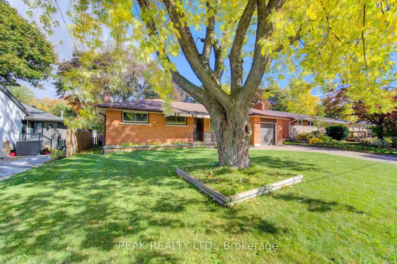Photo 2 of 88 Ellis Crescent, Waterloo — HOMEH