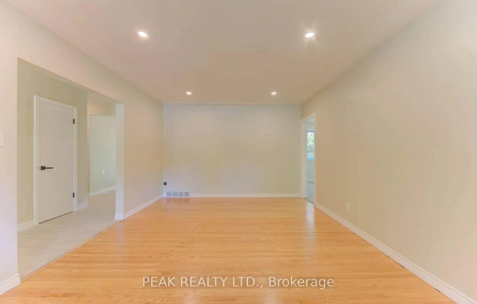 Photo 12 of 88 Ellis Crescent, Waterloo — HOMEH