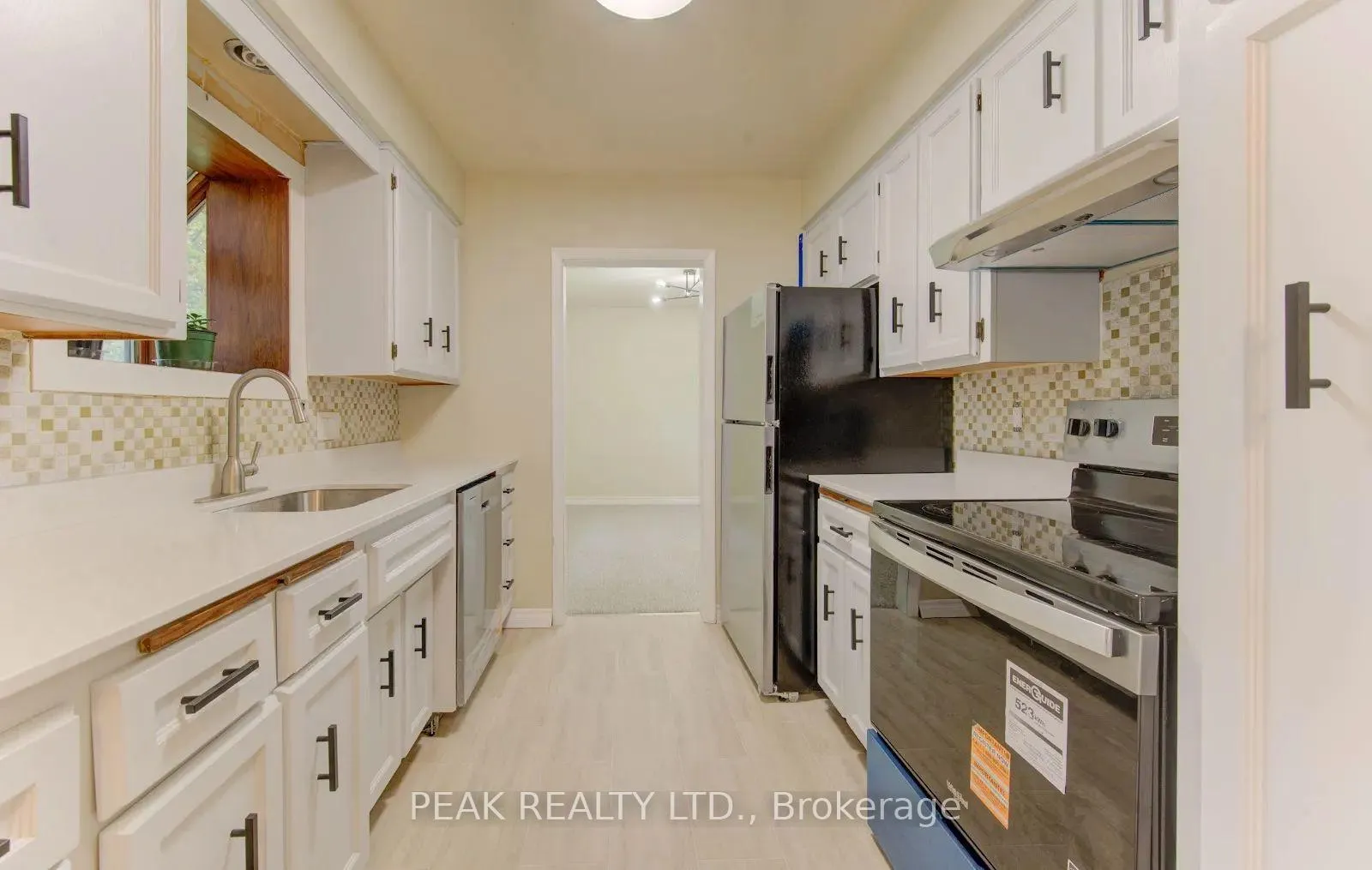 Photo 19 of 88 Ellis Crescent, Waterloo — HOMEH