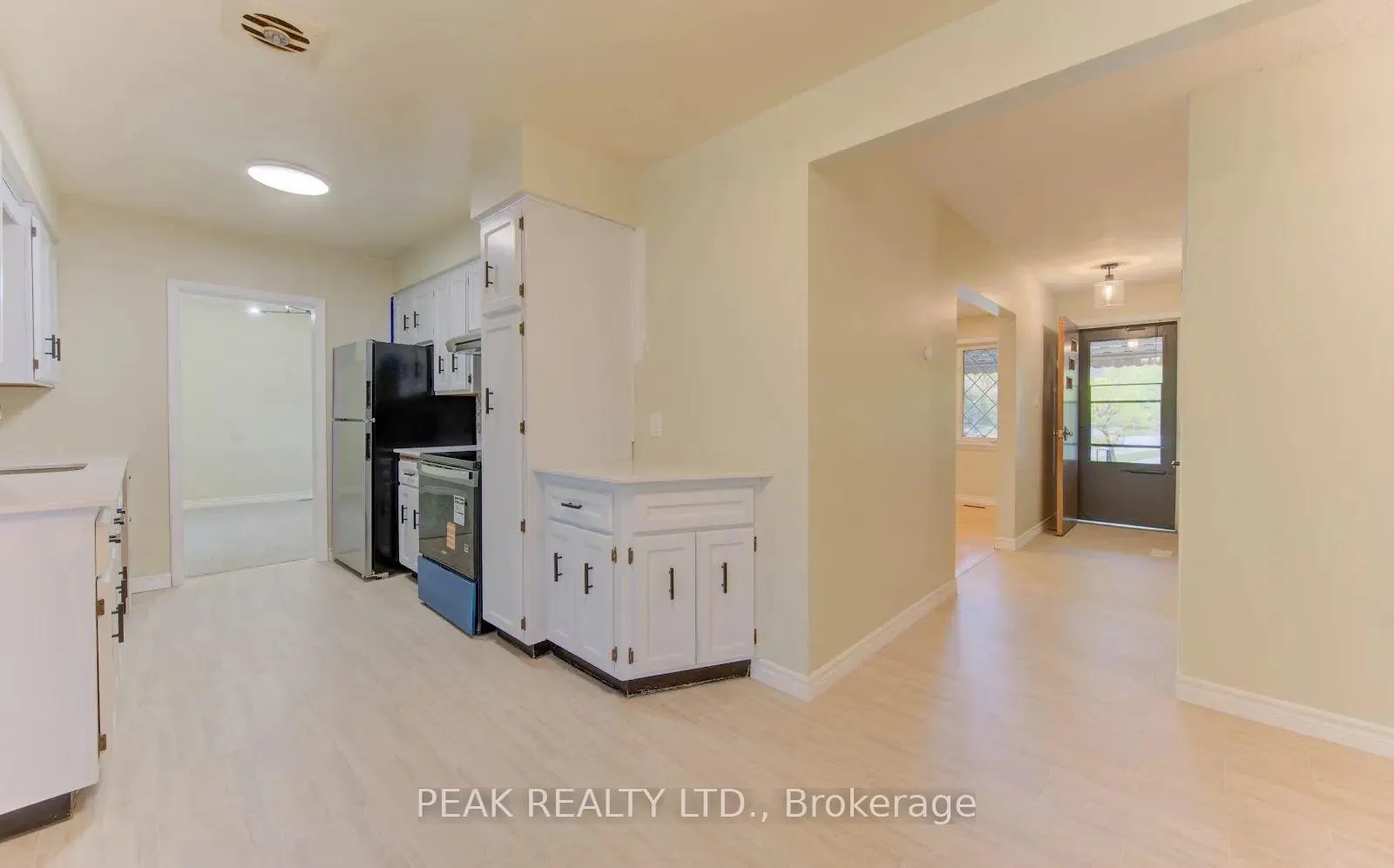 Photo 22 of 88 Ellis Crescent, Waterloo — HOMEH