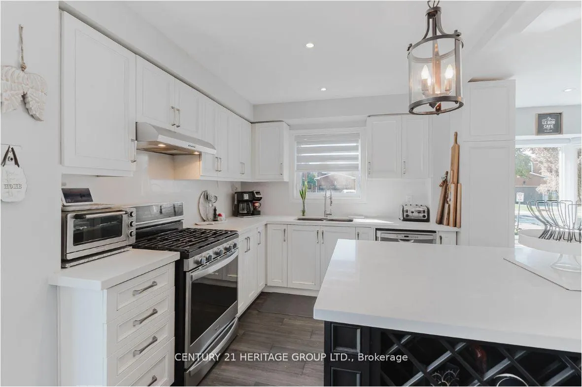 Photo 7 of 147 Pentland Crescent, Vaughan, Maple — HOMEH