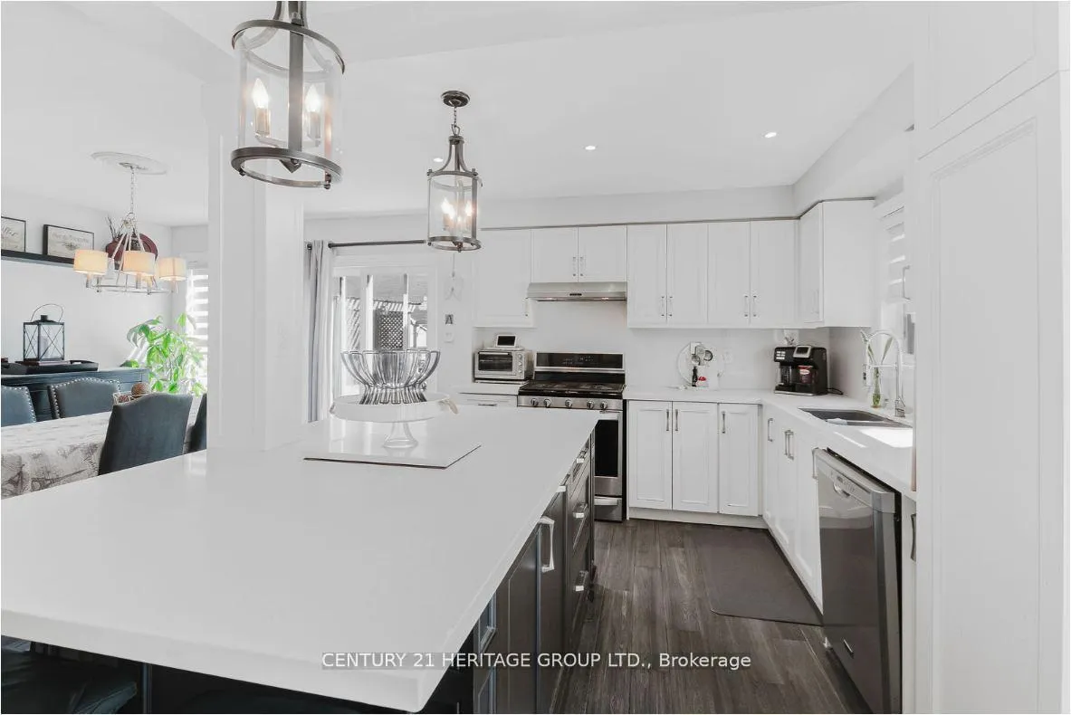Photo 12 of 147 Pentland Crescent, Vaughan, Maple — HOMEH