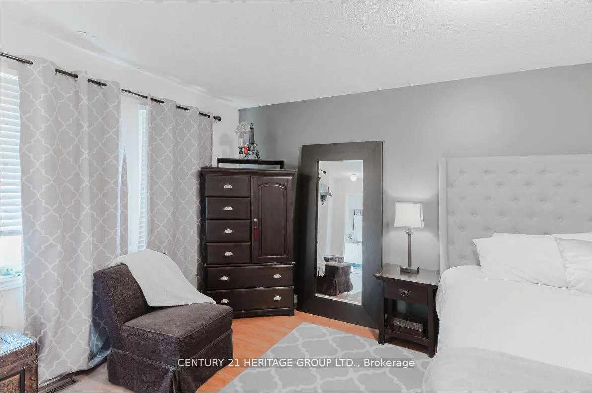 Photo 24 of 147 Pentland Crescent, Vaughan, Maple — HOMEH