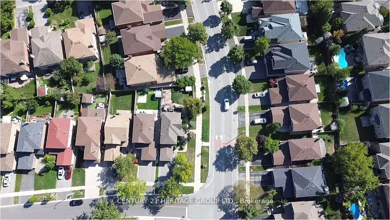 Photo 47 of 147 Pentland Crescent, Vaughan, Maple — HOMEH