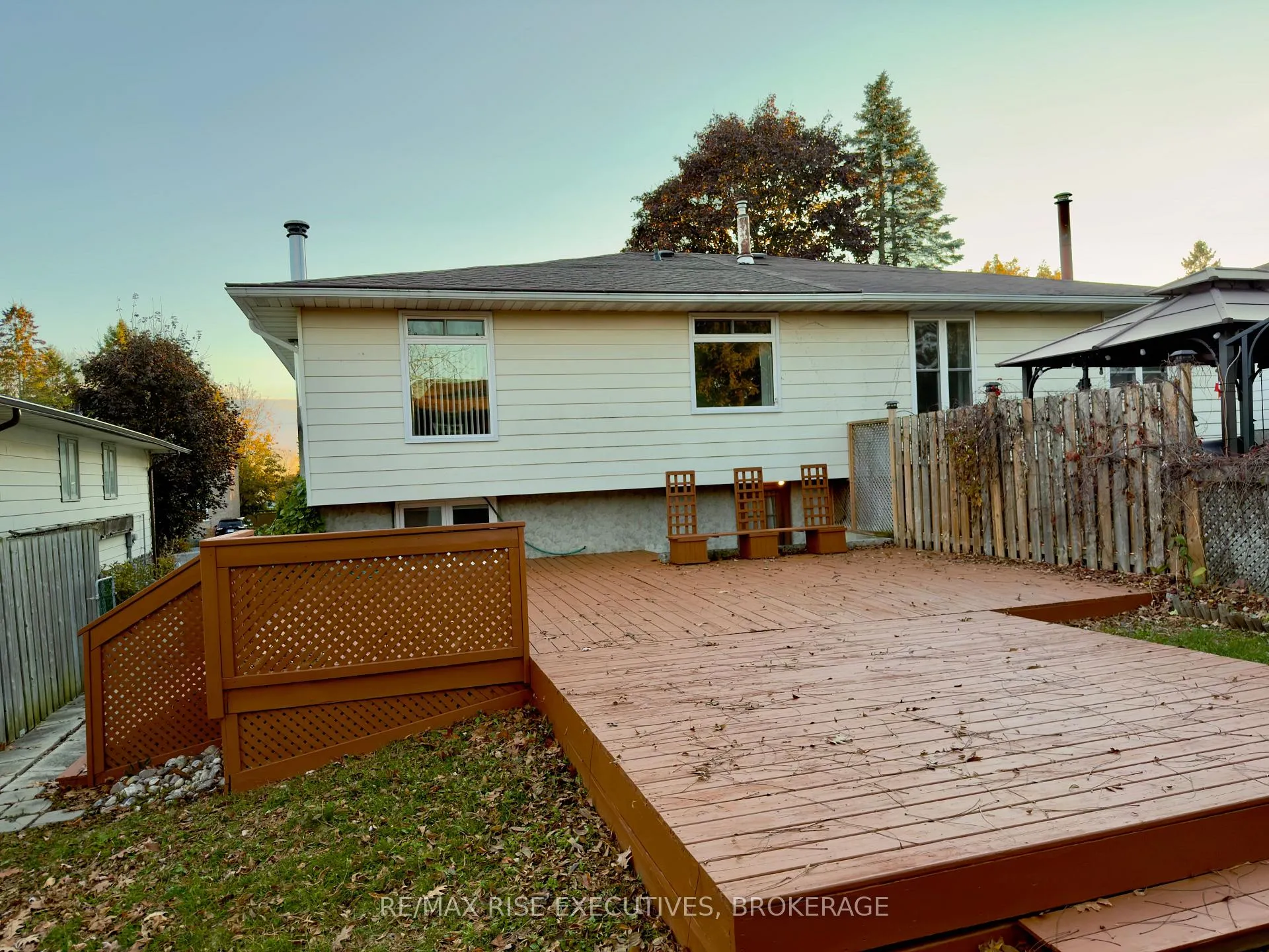 Photo 5 of 740 Grouse Crescent, Kingston, North of Taylor-Kidd Blvd — HOMEH