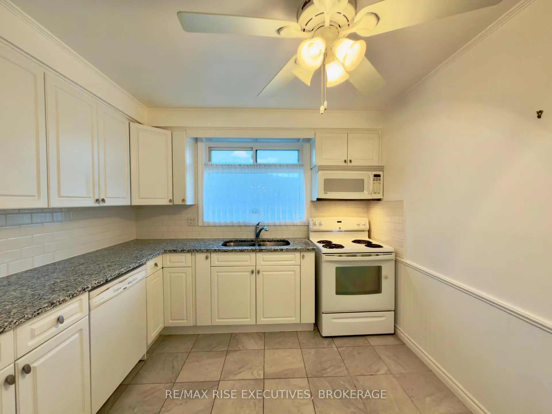 Photo 10 of 740 Grouse Crescent, Kingston, North of Taylor-Kidd Blvd — HOMEH