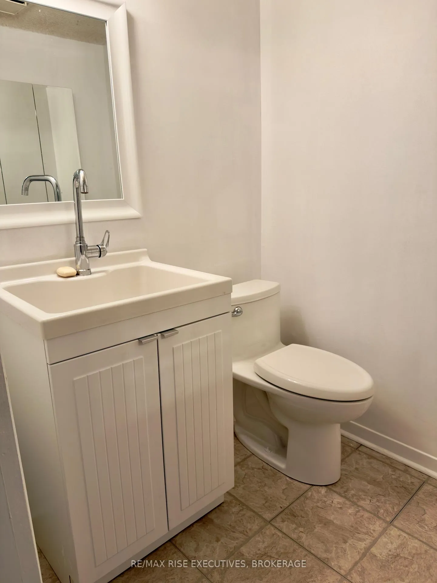 Photo 17 of 740 Grouse Crescent, Kingston, North of Taylor-Kidd Blvd — HOMEH