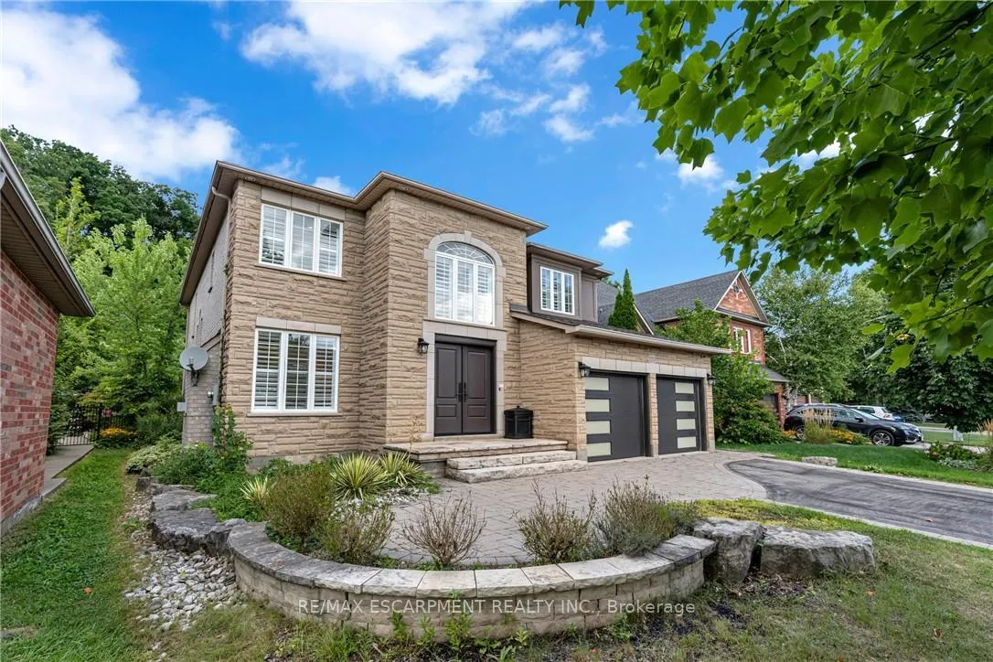Photo 3 of 120 Davidson Boulevard, Hamilton, Dundas — HOMEH
