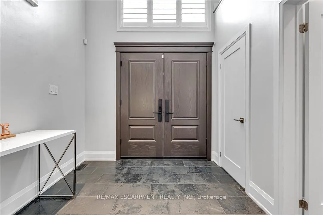Photo 4 of 120 Davidson Boulevard, Hamilton, Dundas — HOMEH