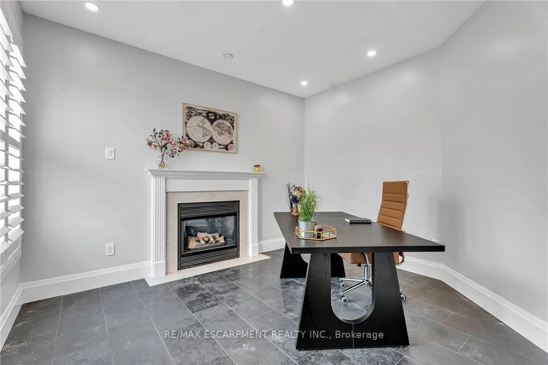 Photo 6 of 120 Davidson Boulevard, Hamilton, Dundas — HOMEH