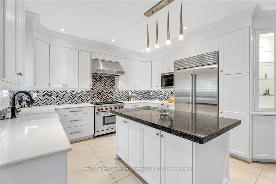 Photo 18 of 120 Davidson Boulevard, Hamilton, Dundas — HOMEH