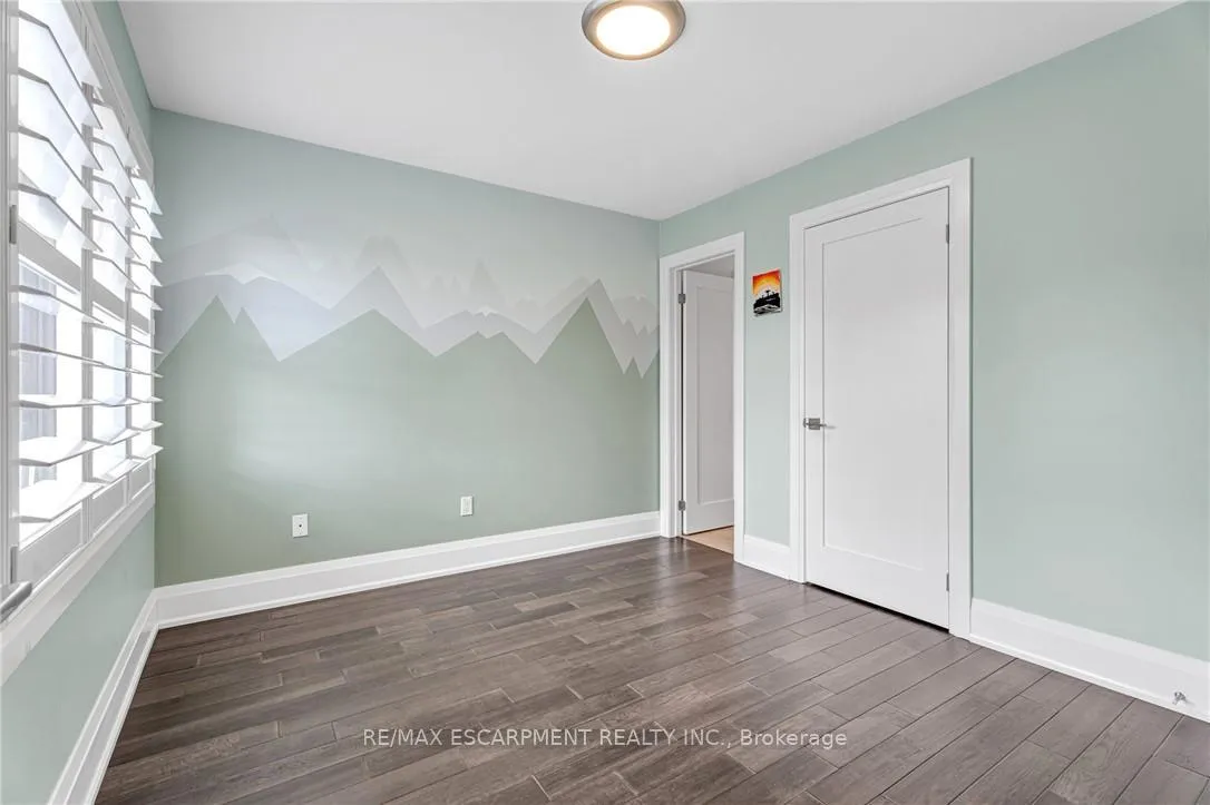 Photo 21 of 120 Davidson Boulevard, Hamilton, Dundas — HOMEH