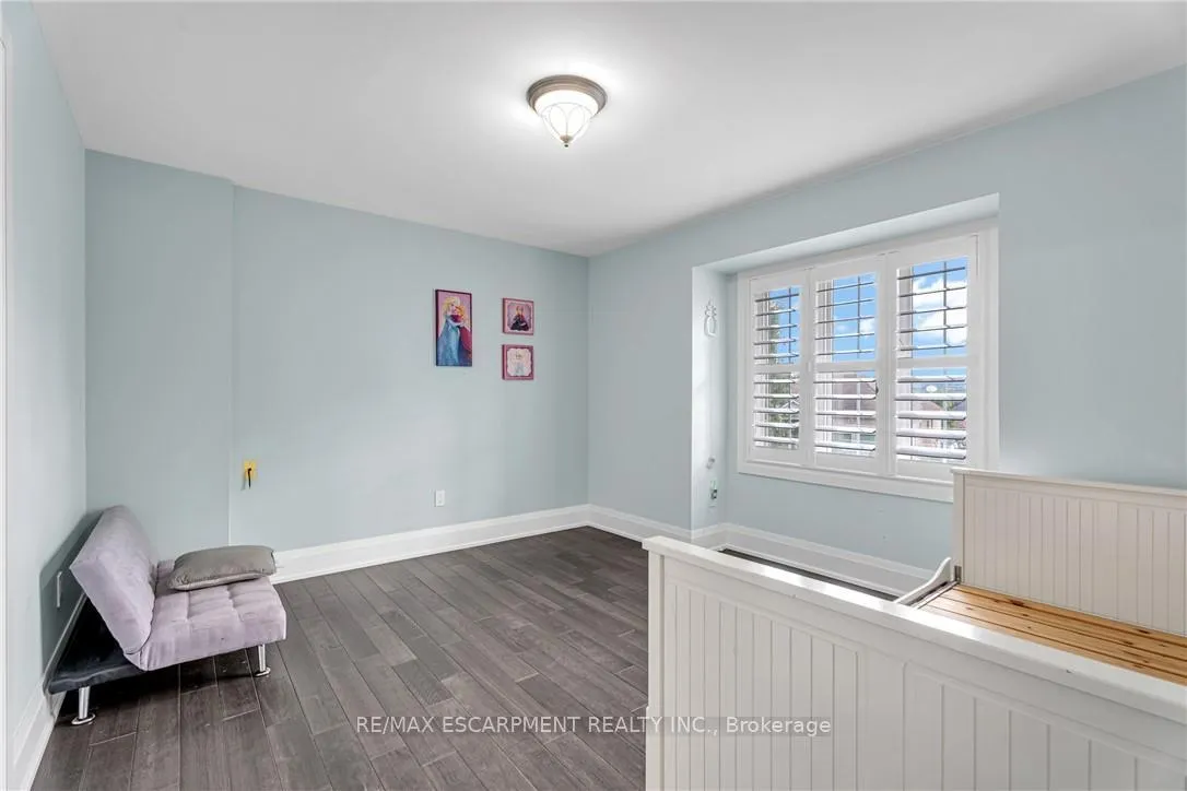 Photo 23 of 120 Davidson Boulevard, Hamilton, Dundas — HOMEH
