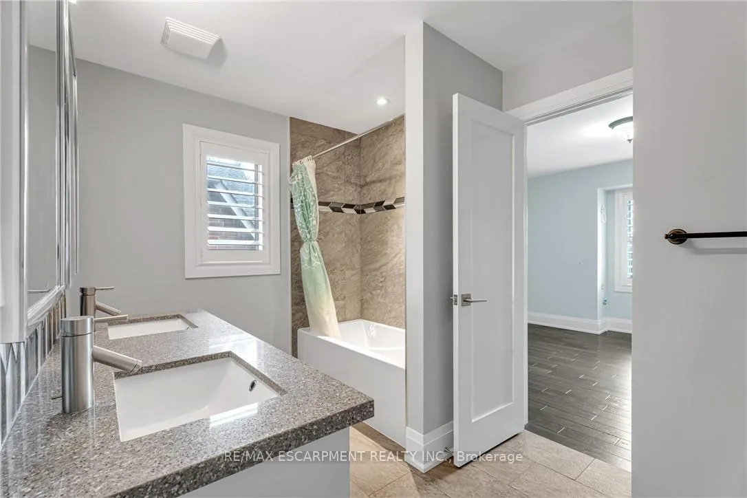 Photo 27 of 120 Davidson Boulevard, Hamilton, Dundas — HOMEH