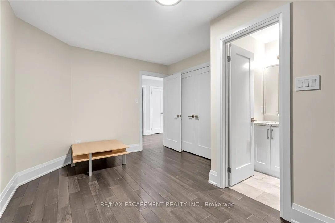 Photo 33 of 120 Davidson Boulevard, Hamilton, Dundas — HOMEH