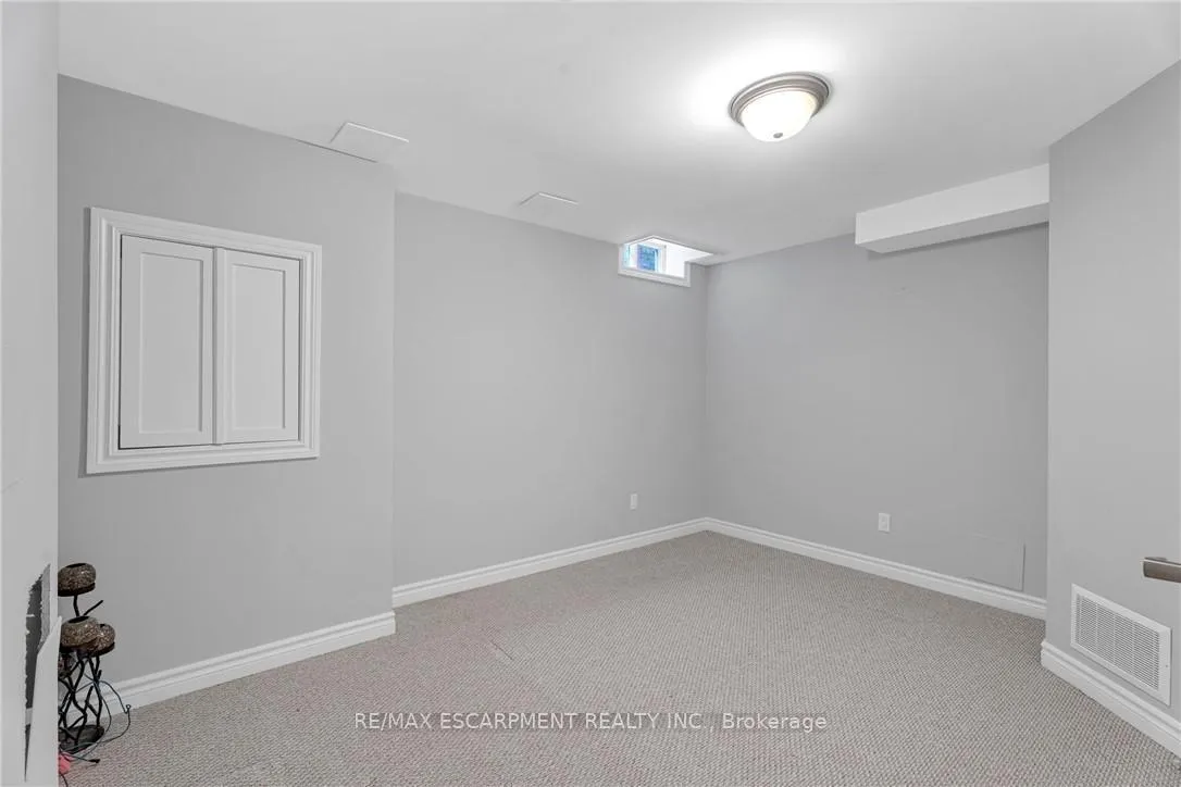 Photo 40 of 120 Davidson Boulevard, Hamilton, Dundas — HOMEH