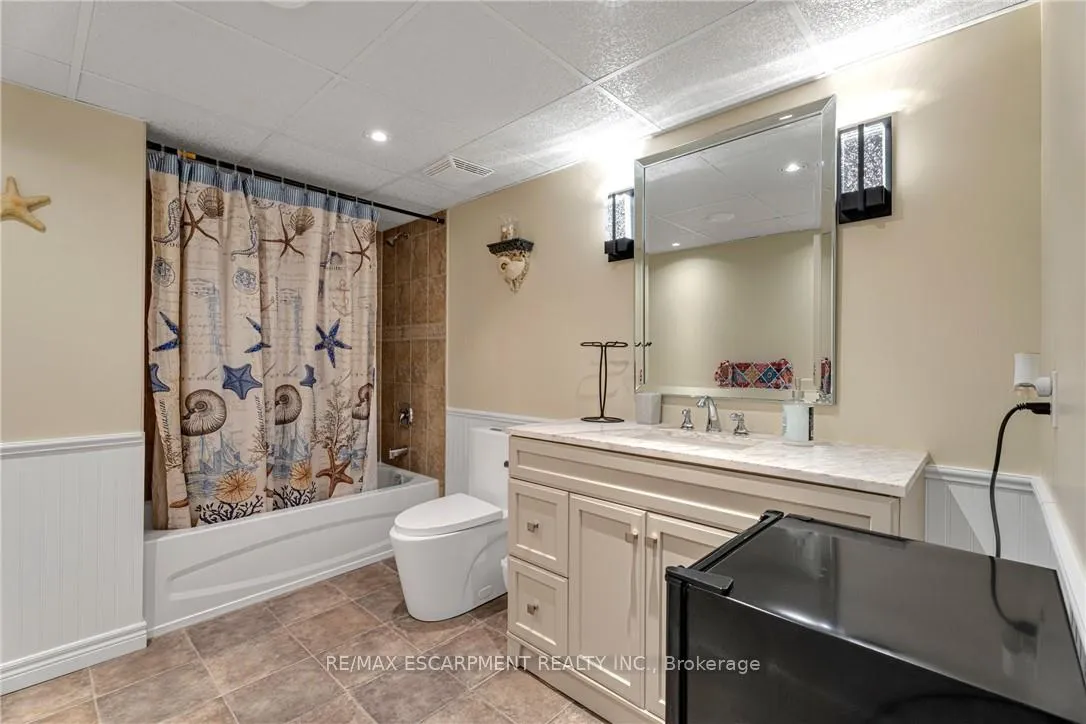Photo 42 of 120 Davidson Boulevard, Hamilton, Dundas — HOMEH